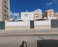 Аренда на длительный срок - Villa - Torrevieja - Centro