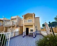 Аренда на длительный срок - Villa - Torrevieja - La Mata