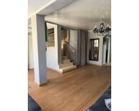 Аренда на длительный срок - Villa - Torrevieja - La Mata