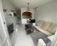 Аренда на длительный срок - Villa - Torrevieja - Los balcones