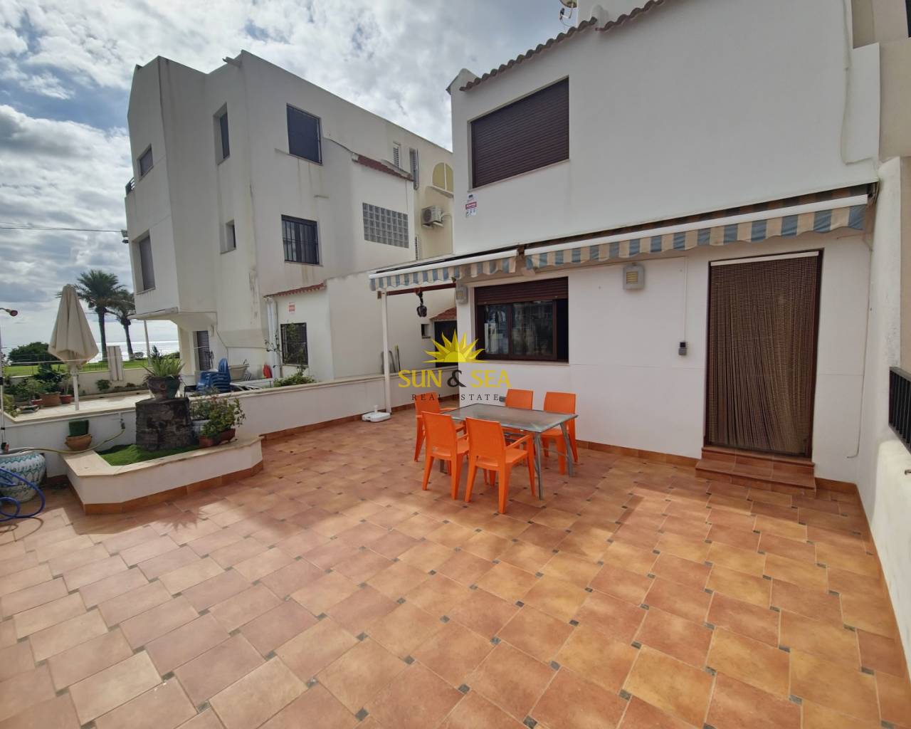 Bungalow - Alquiler a largo plazo - Torrevieja - torrevieja