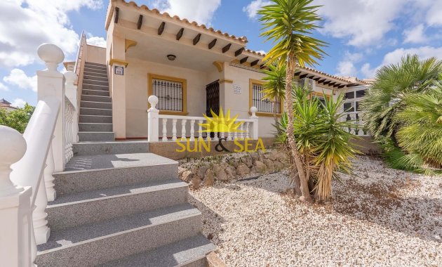 Chalet adosado - Alquiler a largo plazo - Orihuela Costa - Orihuela Costa