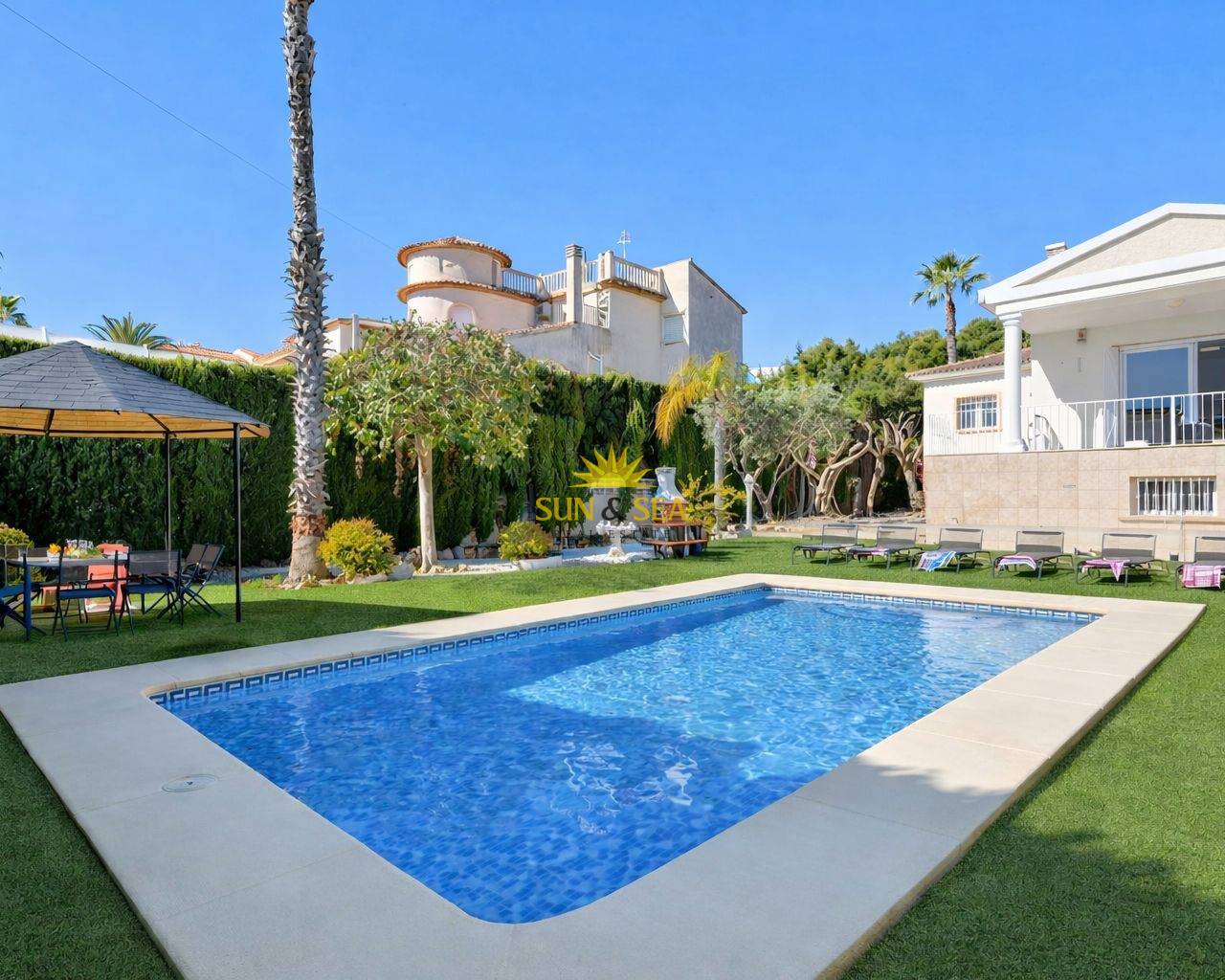 Chalet - Alquiler a largo plazo - Calpe - Pueblo