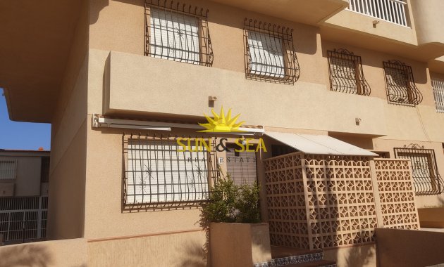 Chalet - Alquiler a largo plazo - Cartagena - La Manga Del Mar Menor
