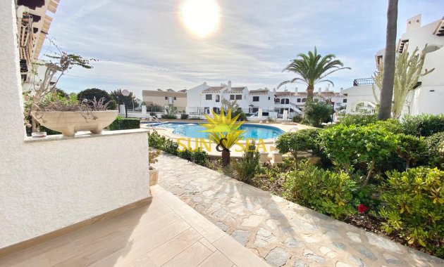 Chalet - Alquiler a largo plazo - Orihuela Costa - Cabo Roig