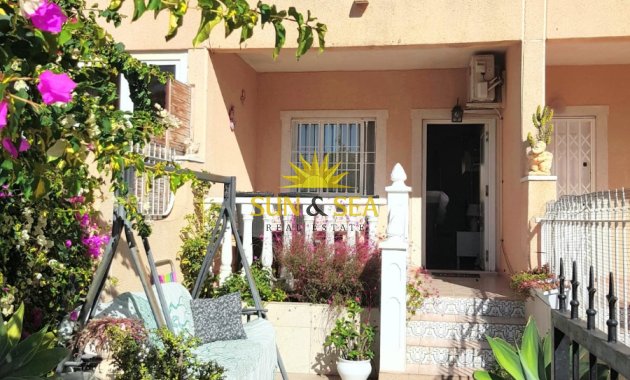 Chalet - Alquiler a largo plazo - Orihuela Costa - Dehesa de campoamor
