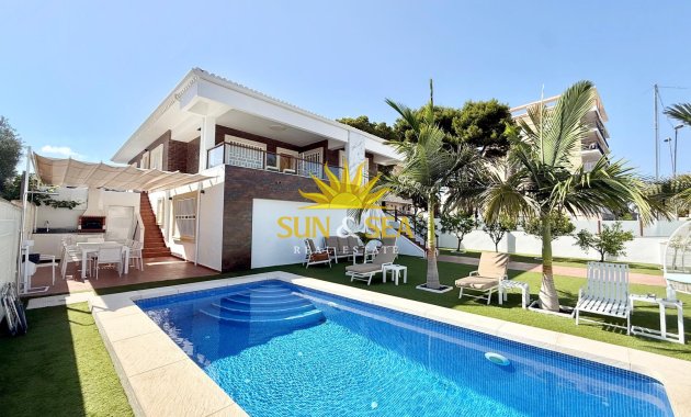 Chalet - Alquiler a largo plazo - Orihuela Costa - La Zenia