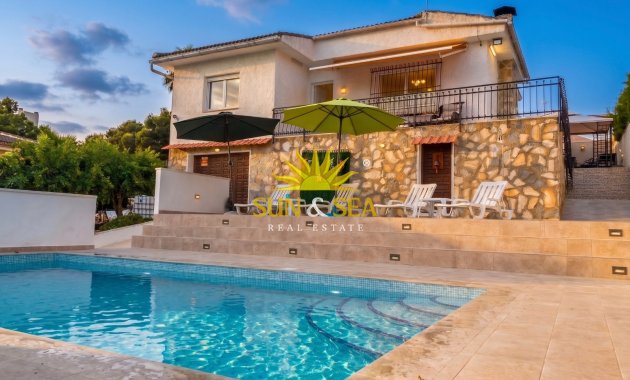 Chalet - Alquiler a largo plazo - Torrevieja - Los Balcones - Los Altos del Edén