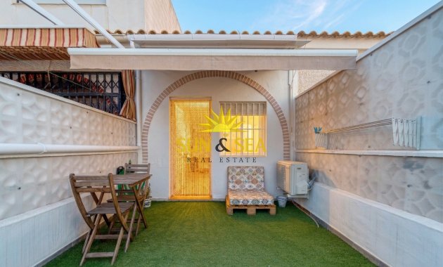 Chalet - Alquiler a largo plazo - Torrevieja - Nueva Torrevieja