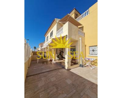 Chalet - Alquiler a largo plazo - Torrevieja - RENT-3093MG