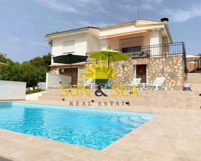Chalet - Alquiler a largo plazo - Torrevieja - RENT-570RM