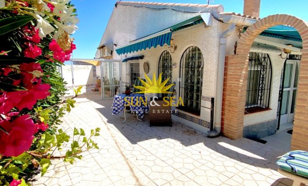 Chalet - Alquiler a largo plazo - Torrevieja - torrevieja