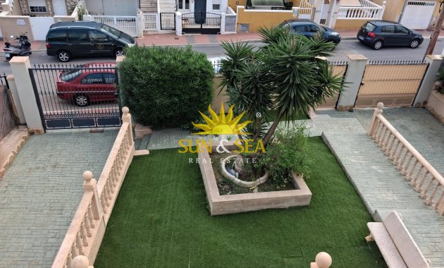 Chalet - Long Term Rental - Torrevieja - Los balcones