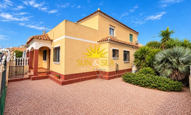 Chalet pareado  - Alquiler a largo plazo - Orihuela Costa - Orihuela Costa