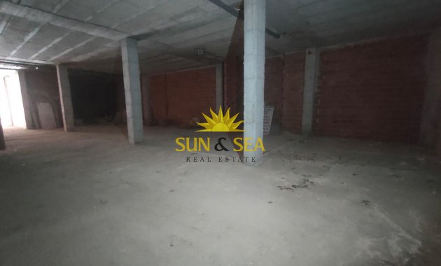 Comercial - Alquiler a largo plazo - Torrevieja - El acequión