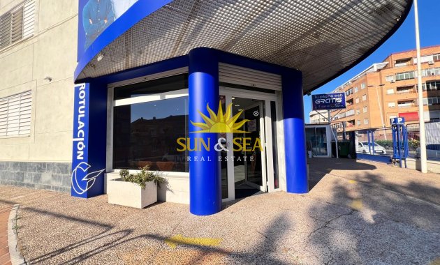 Commercial - Долгосрочная аренда - Torrevieja - Centro