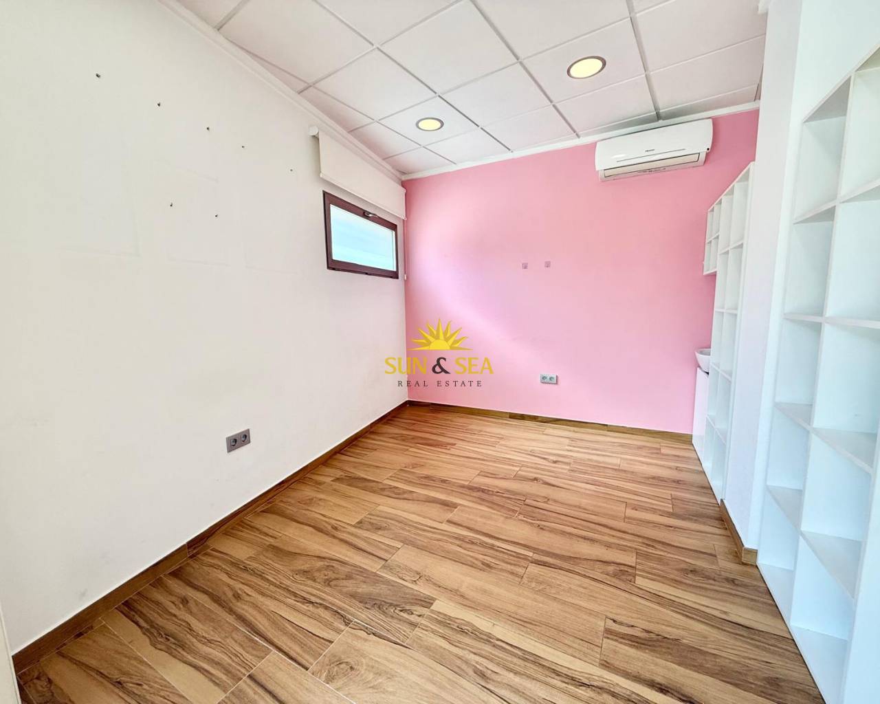 Commercial - Location longue durée - Cox - Cox