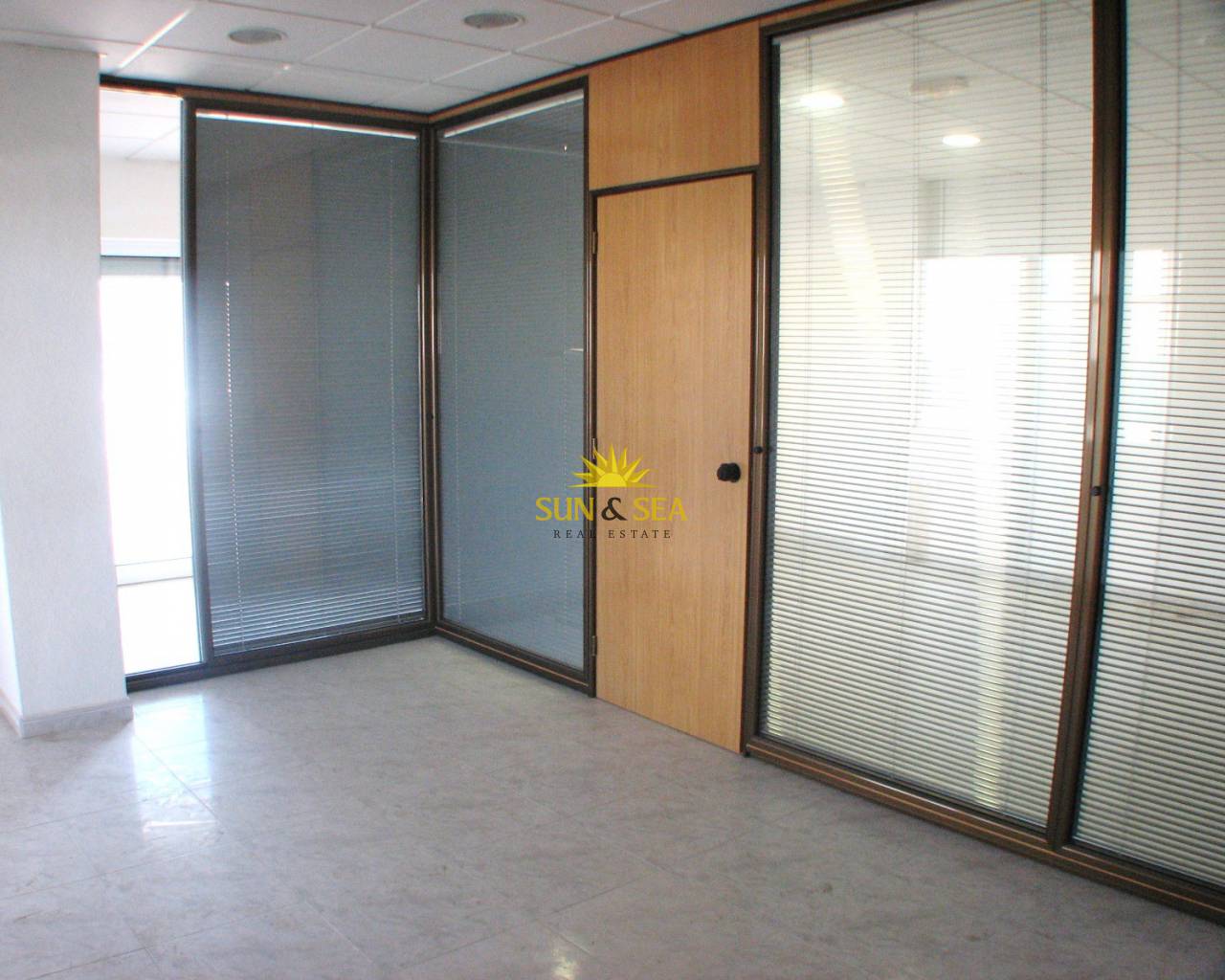 Commercial - Long time Rental - Torrevieja - Carrefour