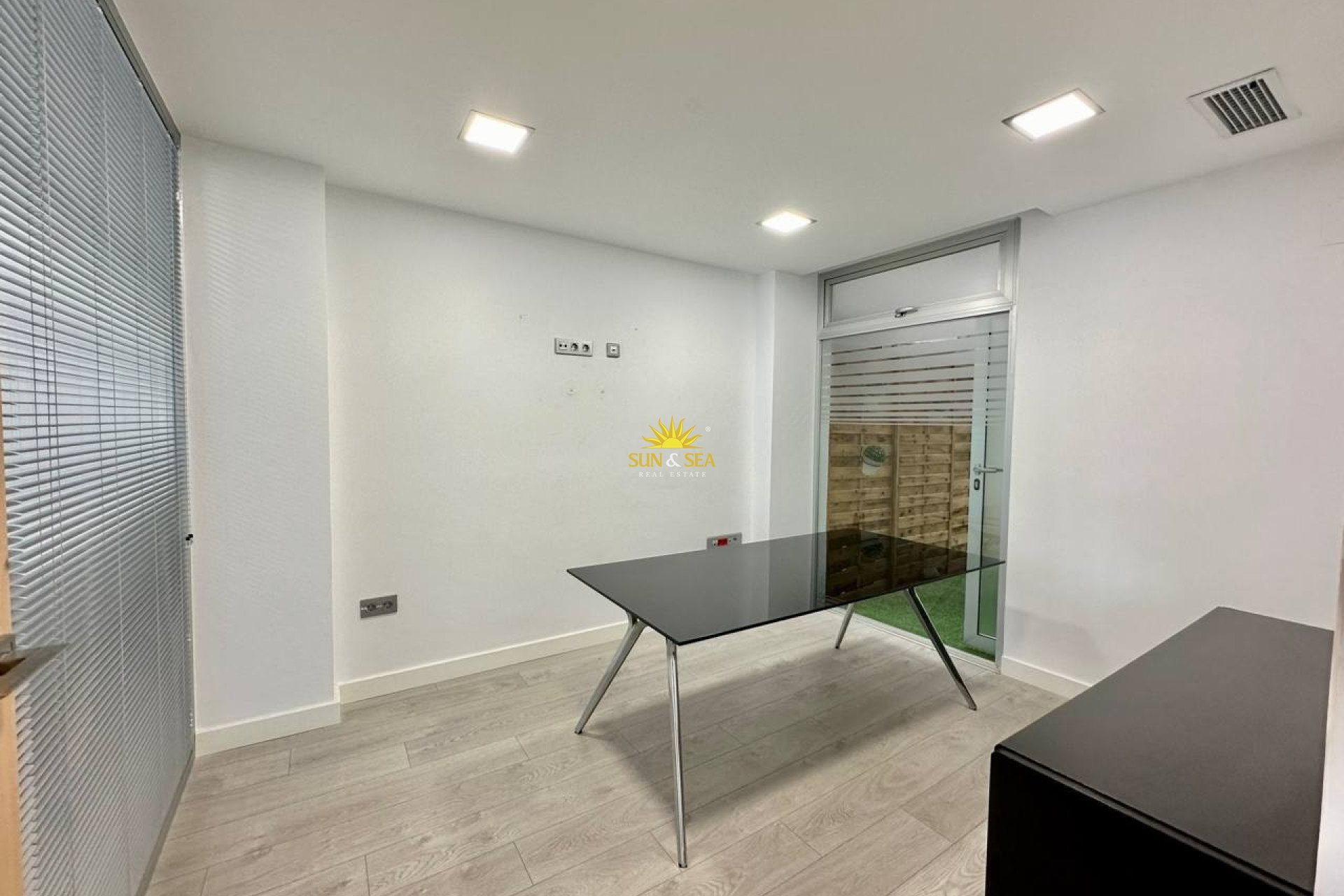 Долгосрочная аренда - Commercial - Torrevieja - Centro
