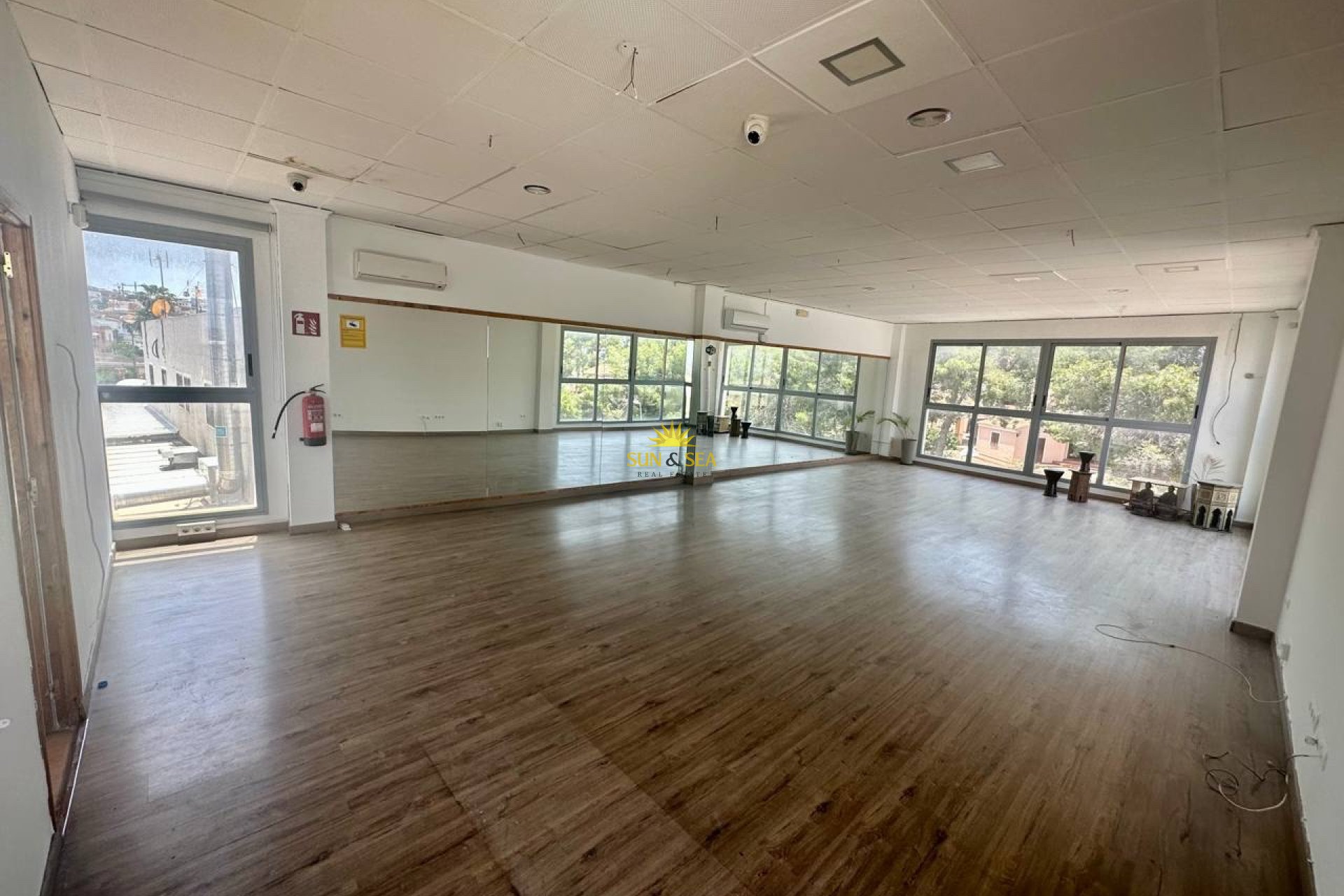 Долгосрочная аренда - Commercial - Torrevieja - Los balcones