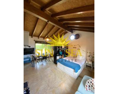 Estudio - Alquiler a largo plazo - Elche - RENT-2484MG