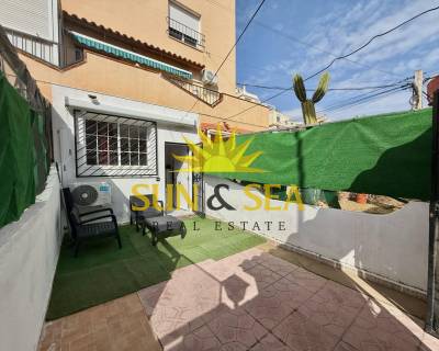 Estudio - Alquiler a largo plazo - Torrevieja - RENT-2763S