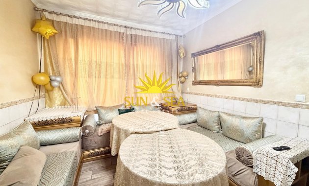 Ground Floor - Herverkoop -  - 