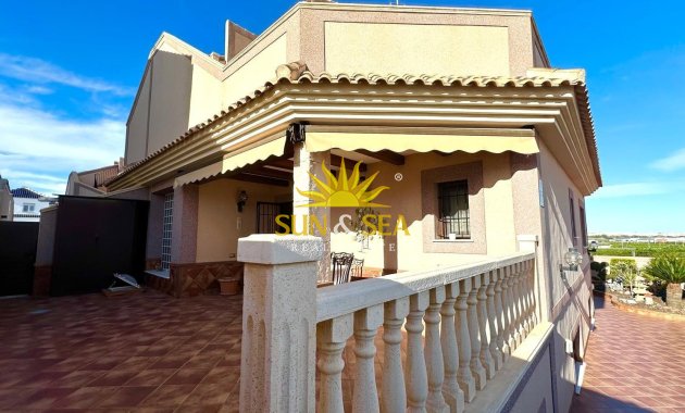 Halfvrijstaande woning - Herverkoop - Torrevieja - Los altos