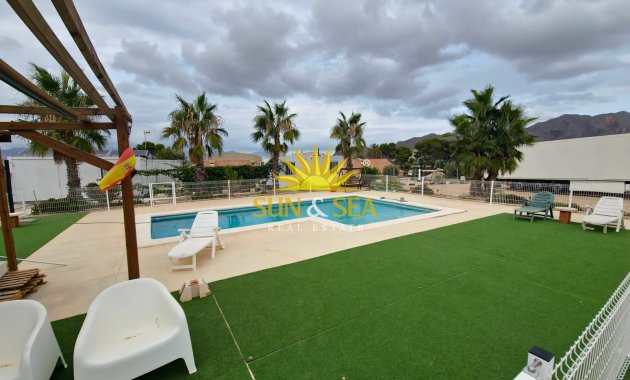 Handlung - Wiederverkauf - Orihuela - Orihuela