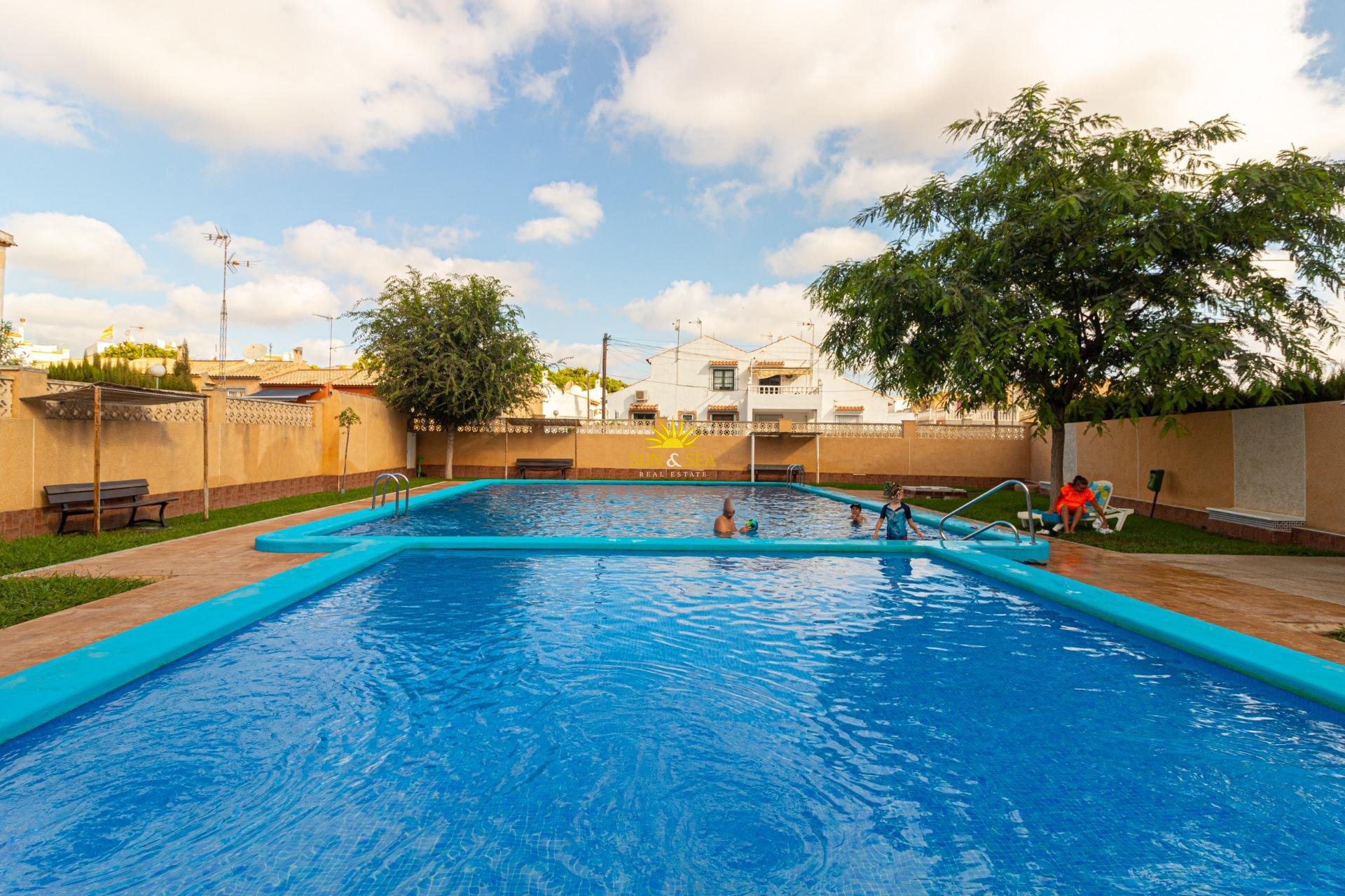 Herverkoop - Villa / Half vrijstaand - Orihuela Costa - La Florida
