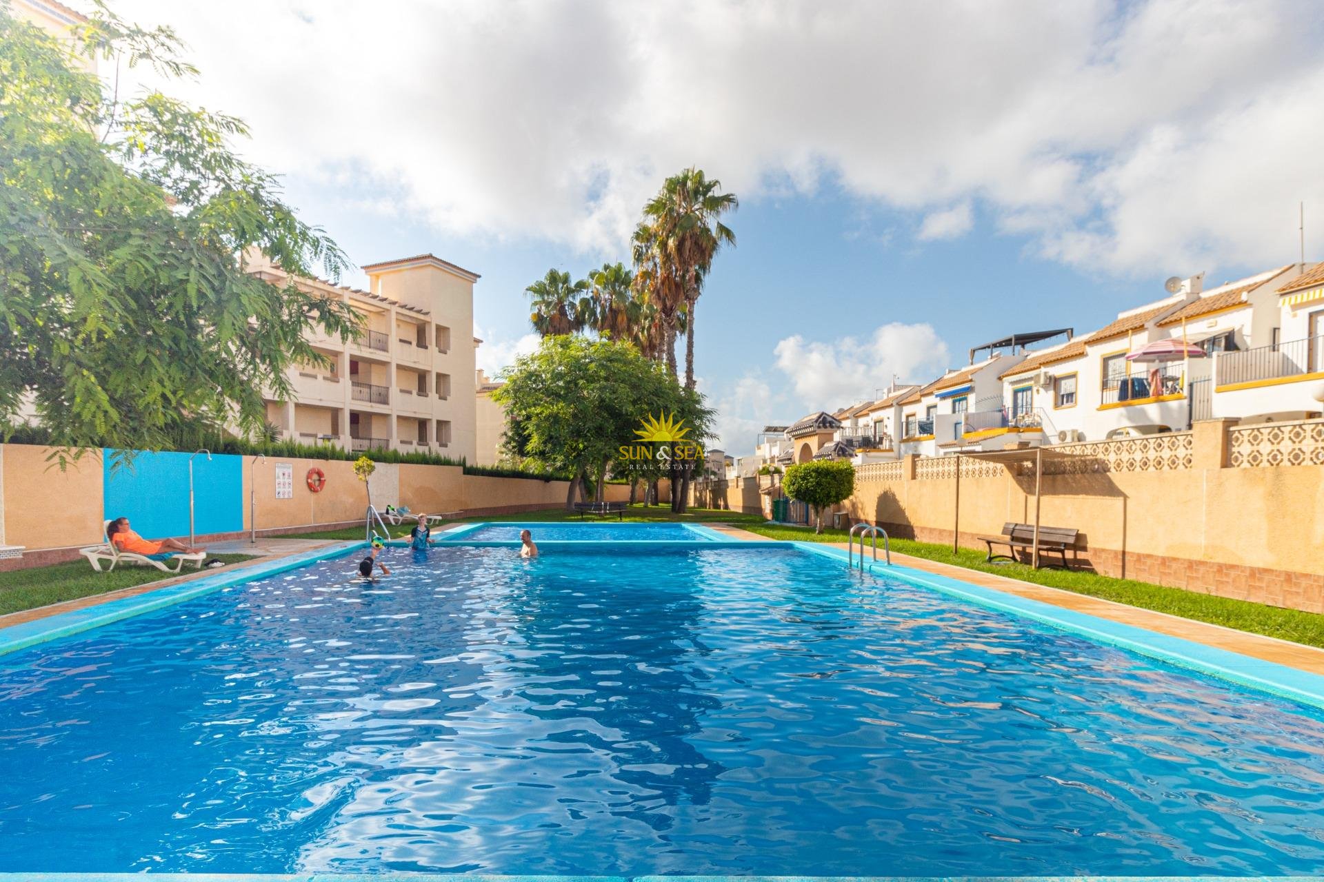 Herverkoop - Villa / Half vrijstaand - Orihuela Costa - La Florida
