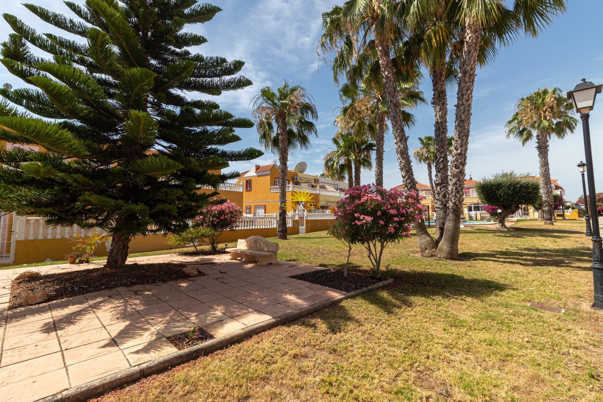 Herverkoop - Villa / Half vrijstaand - Orihuela Costa - La Regia
