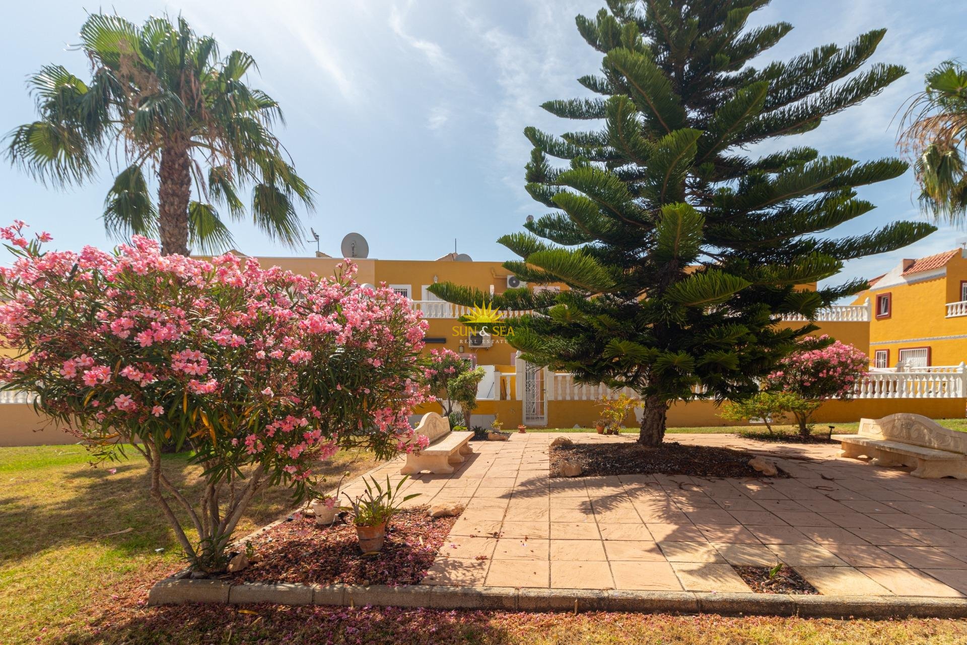 Herverkoop - Villa / Half vrijstaand - Orihuela Costa - La Regia