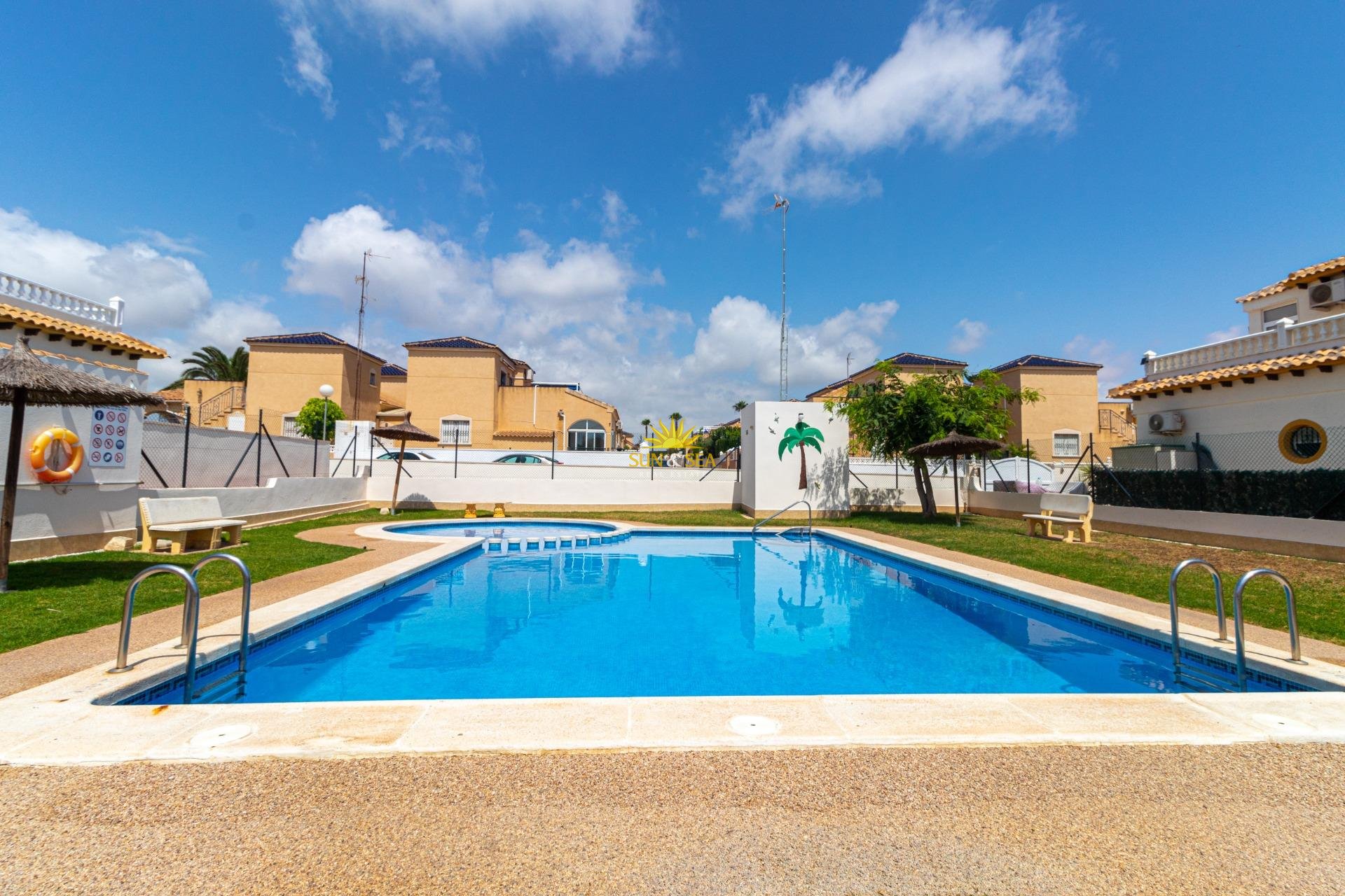 Herverkoop - Villa / Half vrijstaand - Torrevieja - Los altos