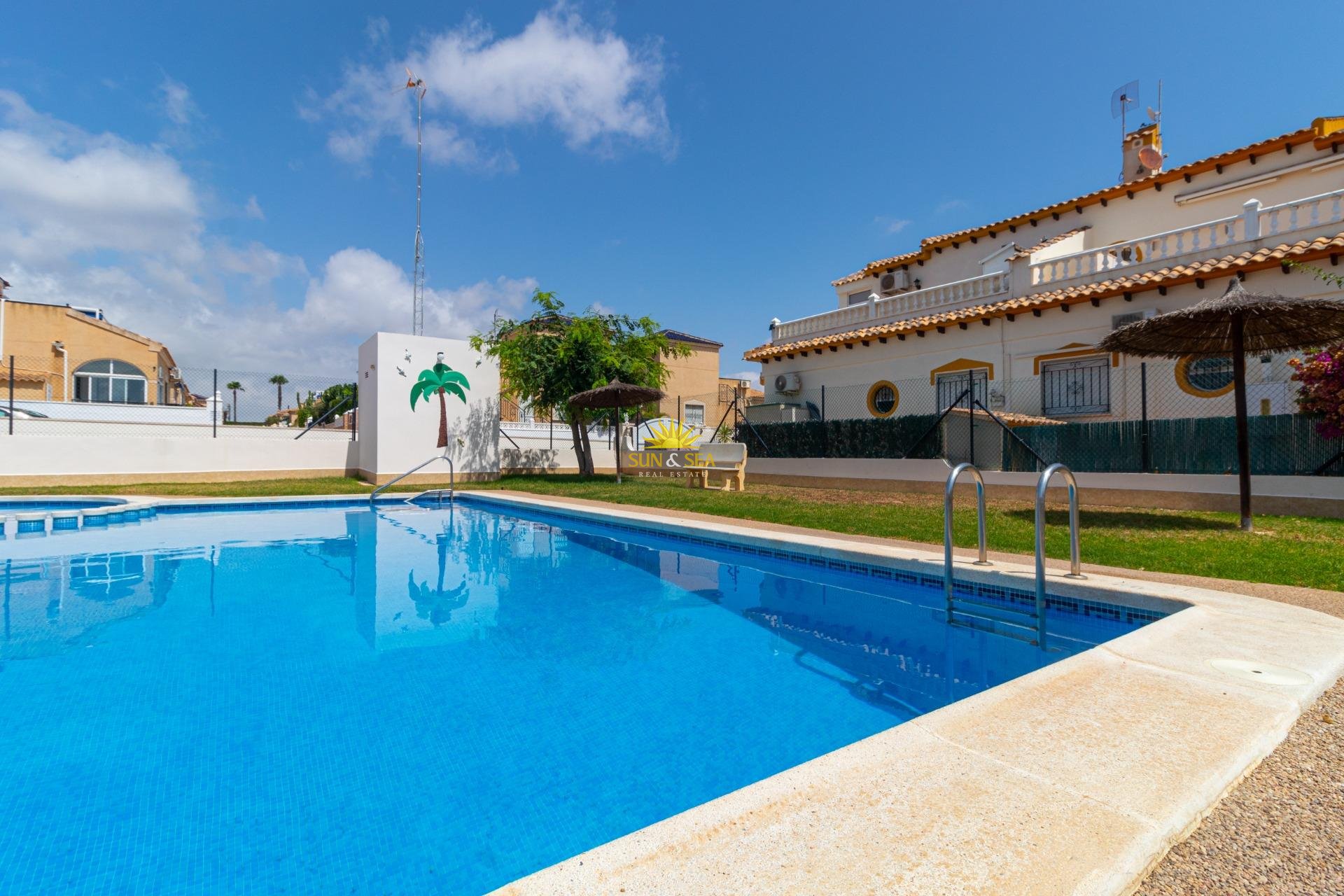 Herverkoop - Villa / Half vrijstaand - Torrevieja - Los altos