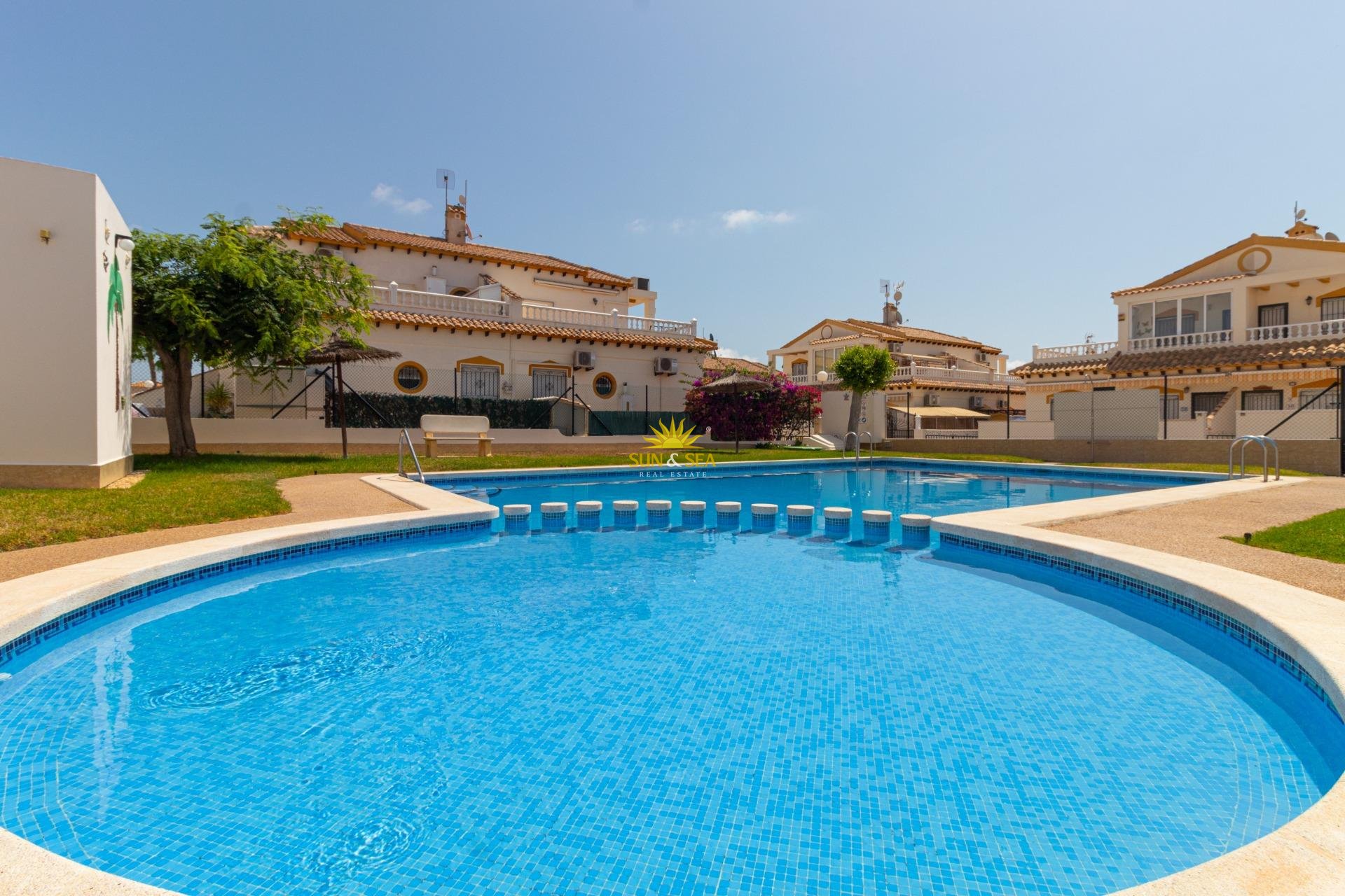 Herverkoop - Villa / Half vrijstaand - Torrevieja - Los altos