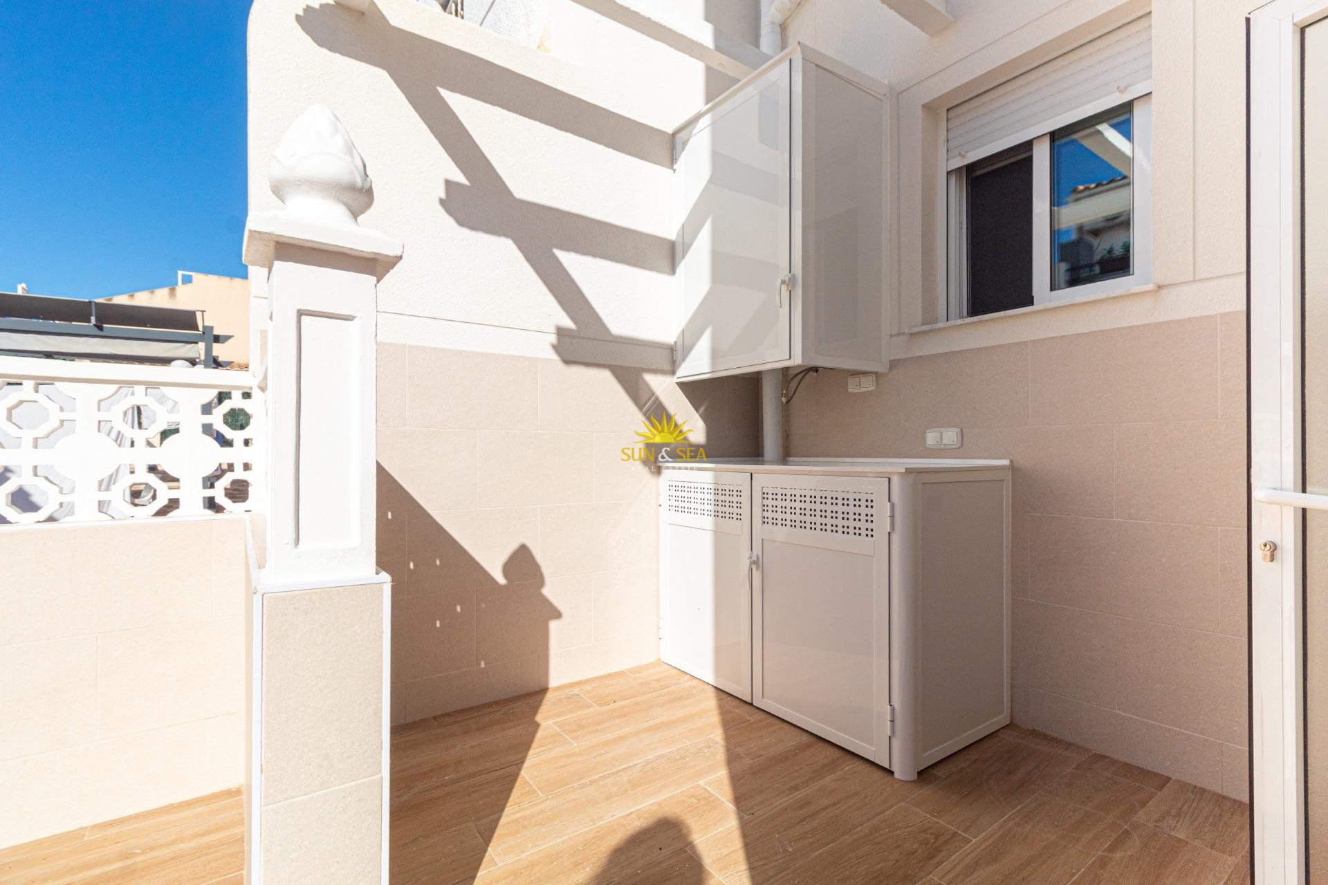 Herverkoop - Villa / Half vrijstaand - Torrevieja - Los Frutales