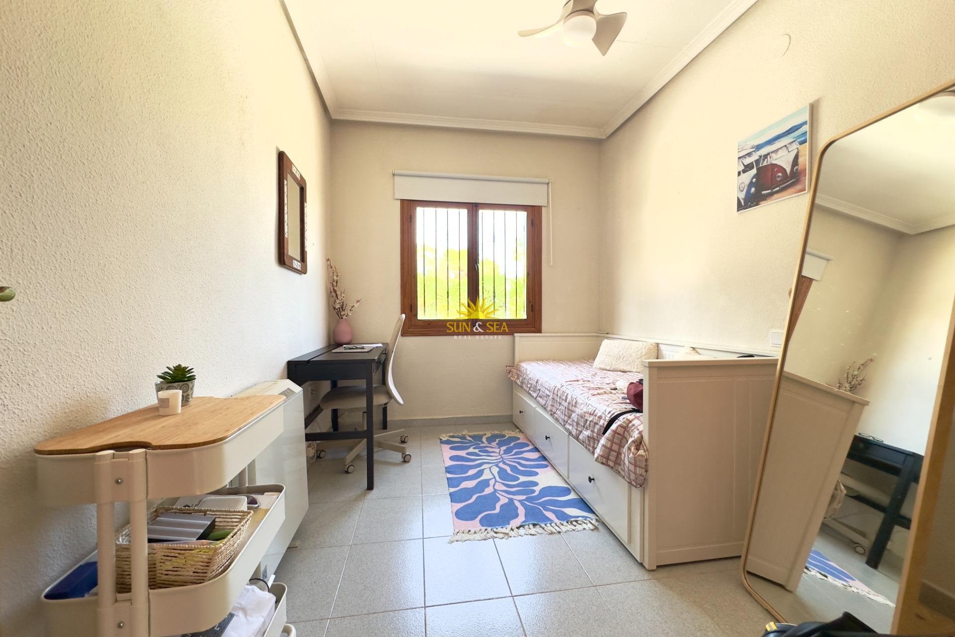 Herverkoop - Villa - Orihuela Costa - La Zenia