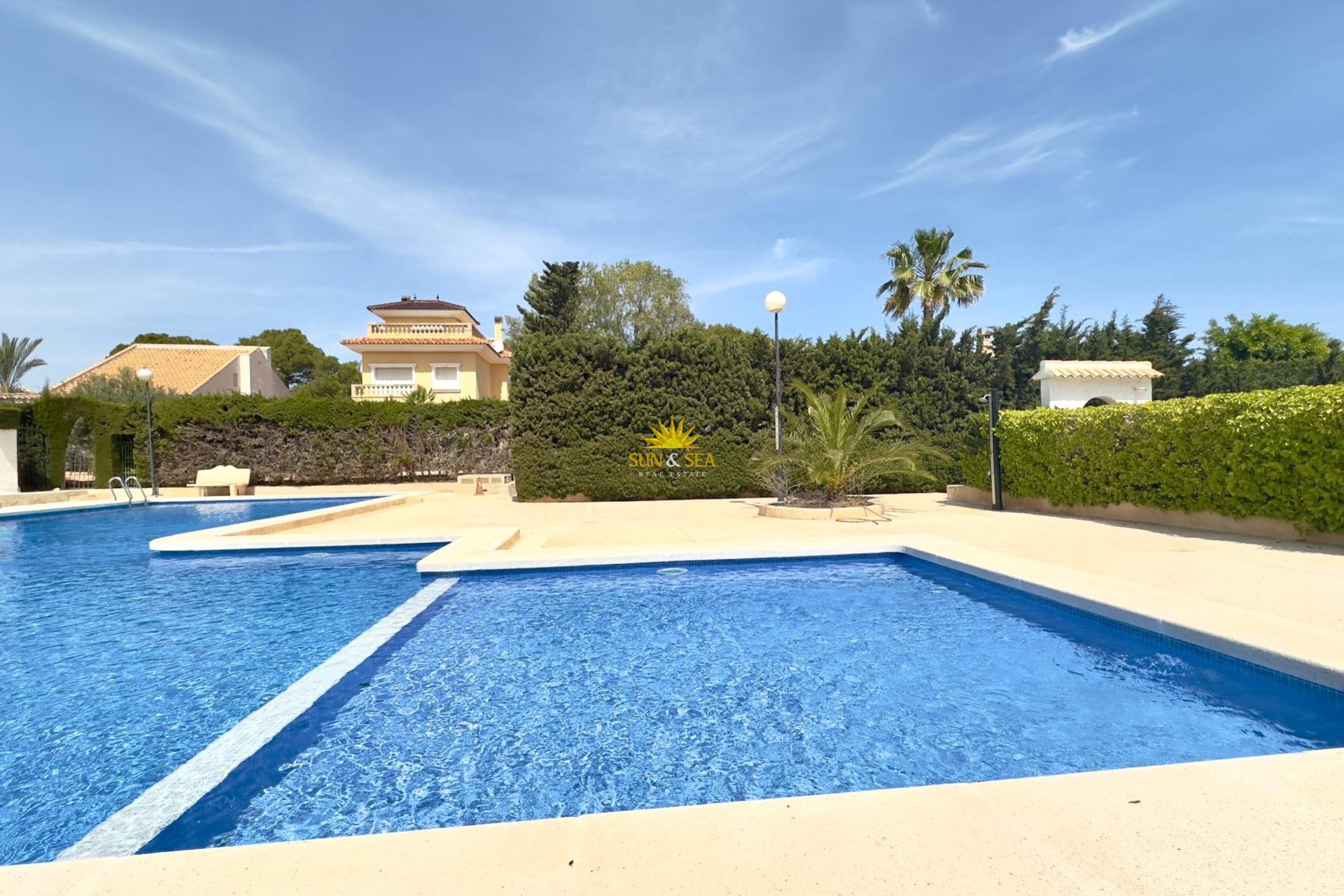 Herverkoop - Villa - Orihuela Costa - La Zenia