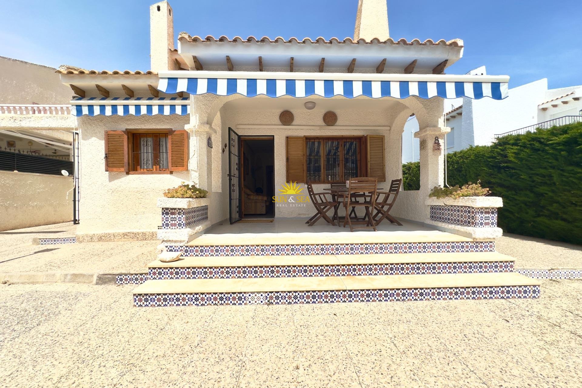 Herverkoop - Villa - Orihuela Costa - La Zenia