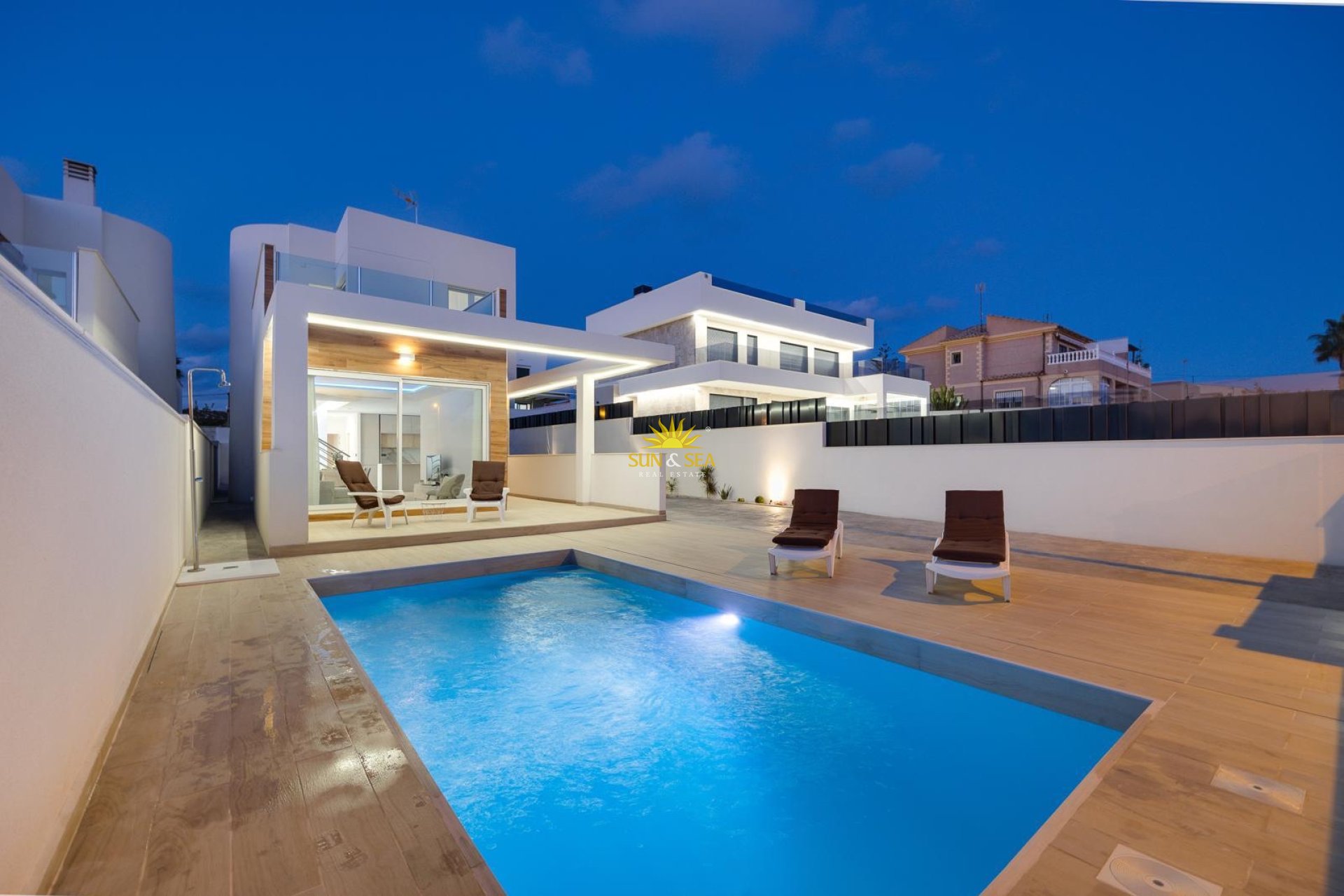 Herverkoop - Villa - Torrevieja - Aguas Nuevas