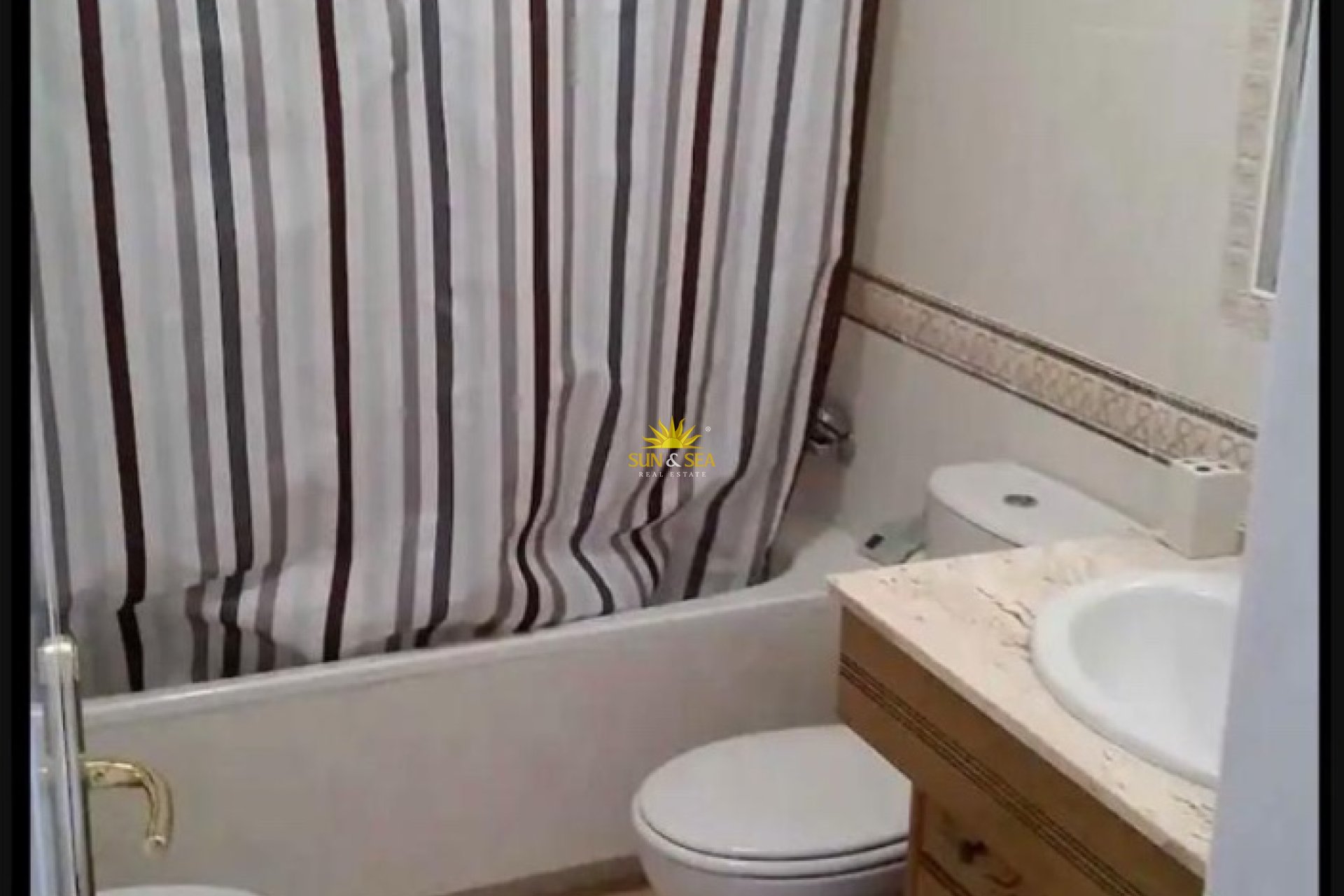 Kurzzeit-Vermietung - Ground Floor - 