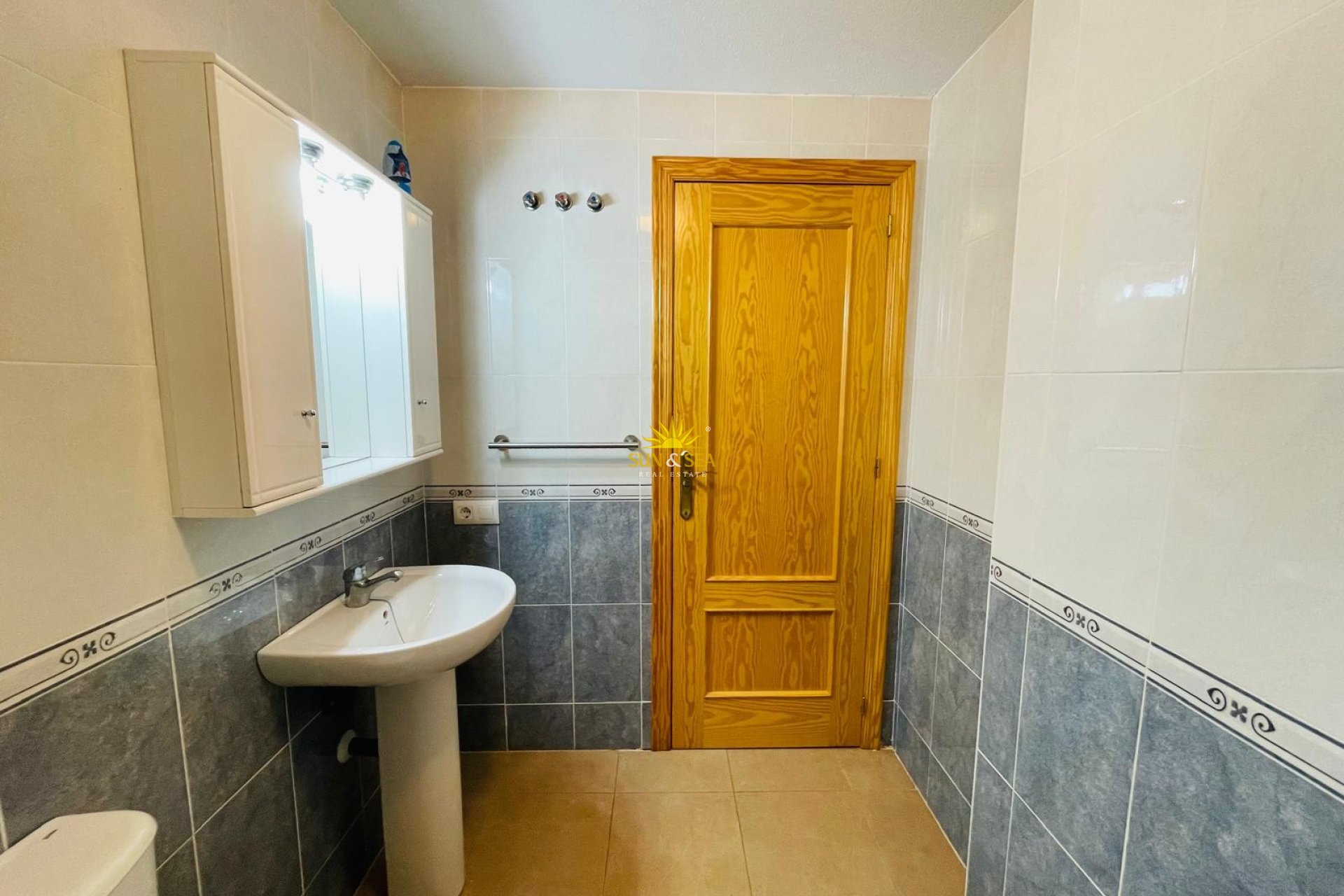 Kurzzeit-Vermietung - Wohnung - 