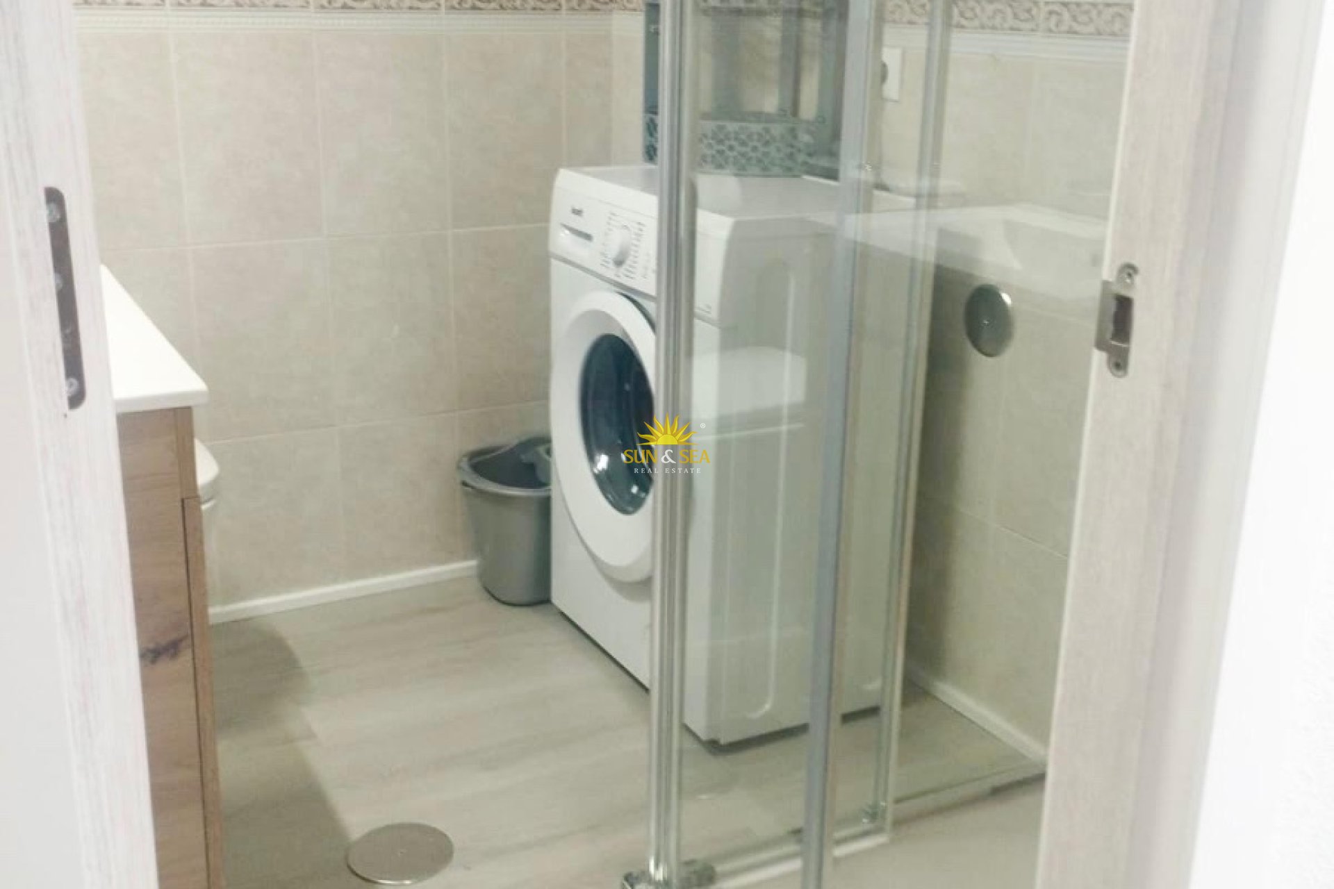 Kurzzeit-Vermietung - Wohnung - 