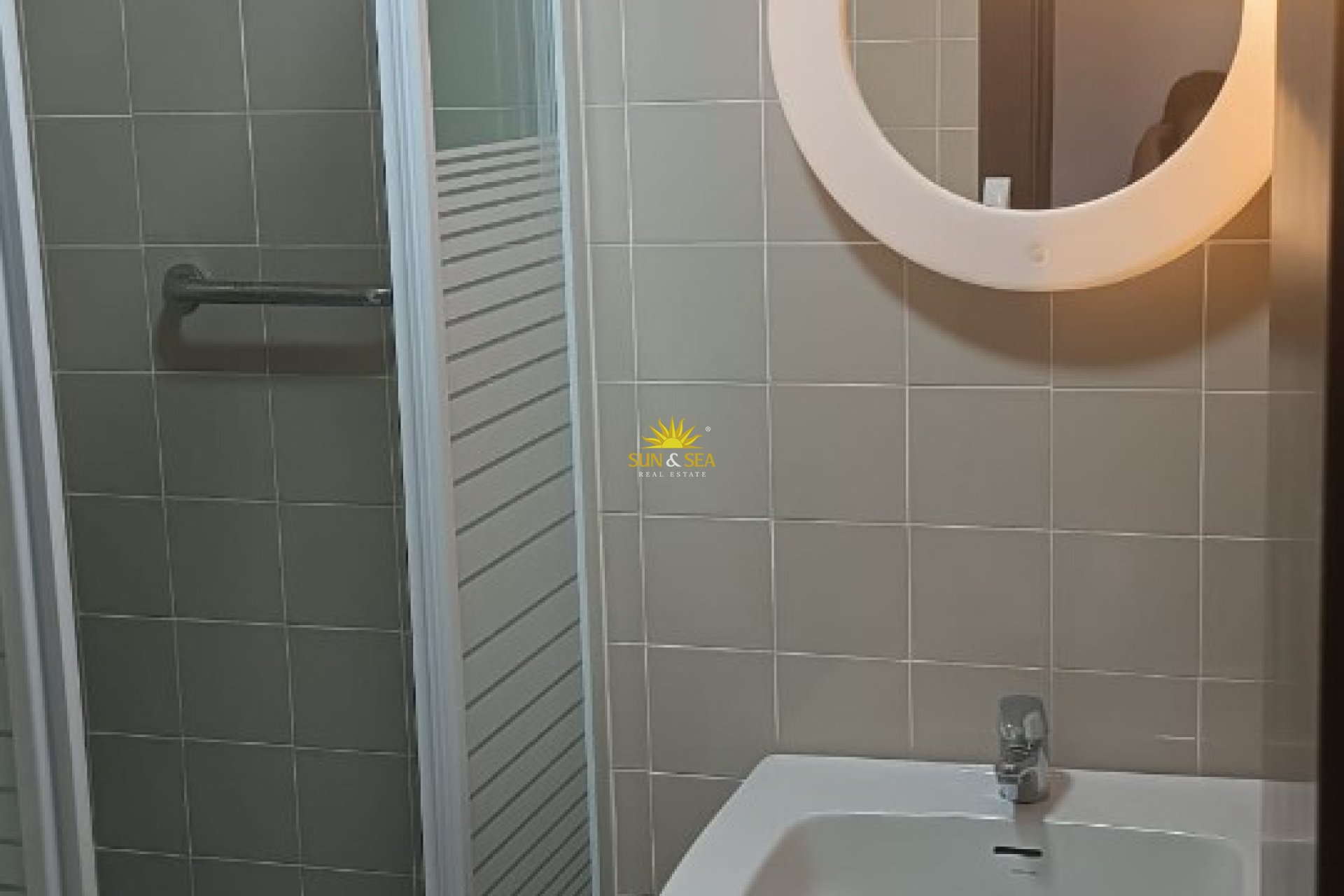Kurzzeit-Vermietung - Wohnung - 