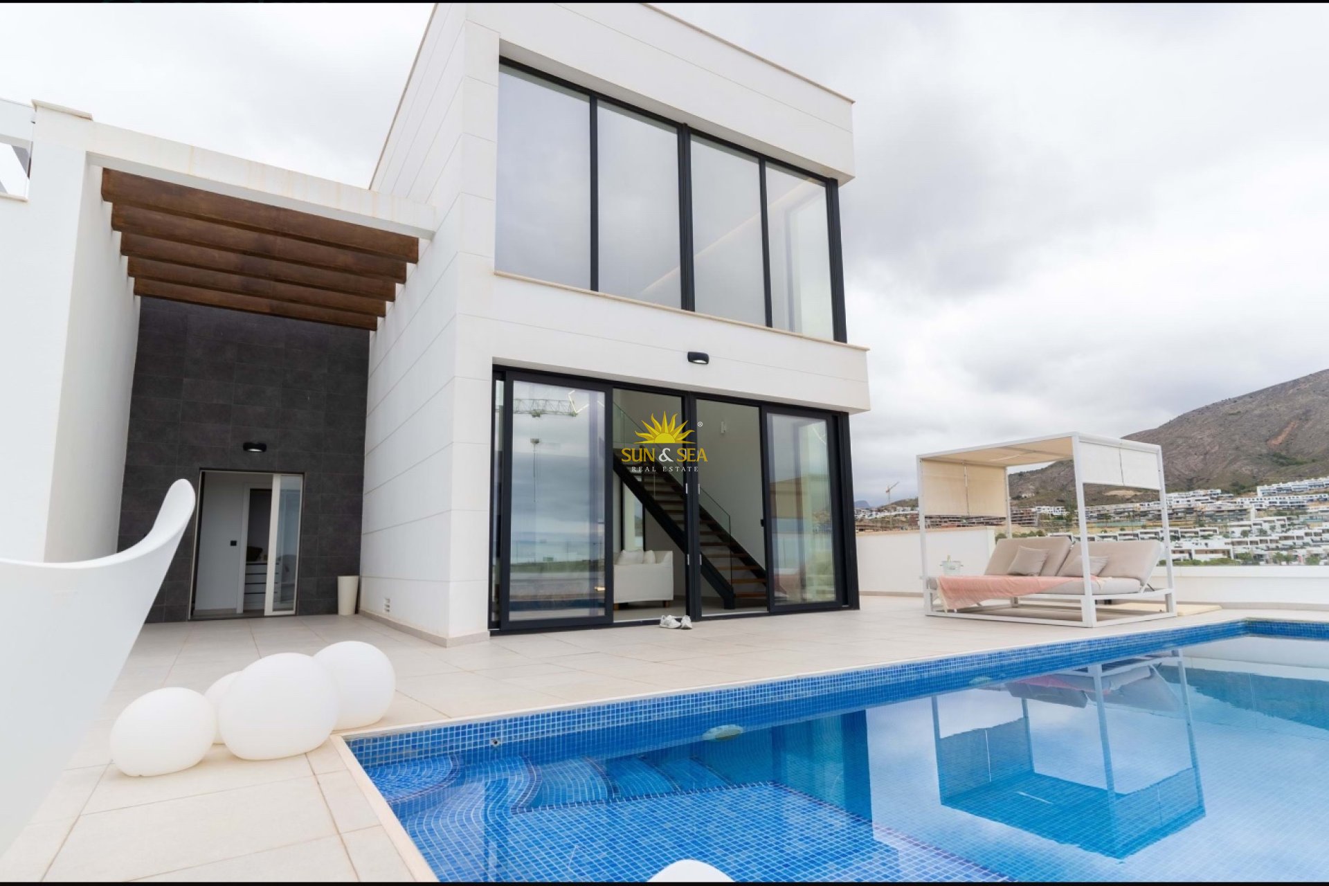Lange Termijn Verhuur - Villa - Finestrat