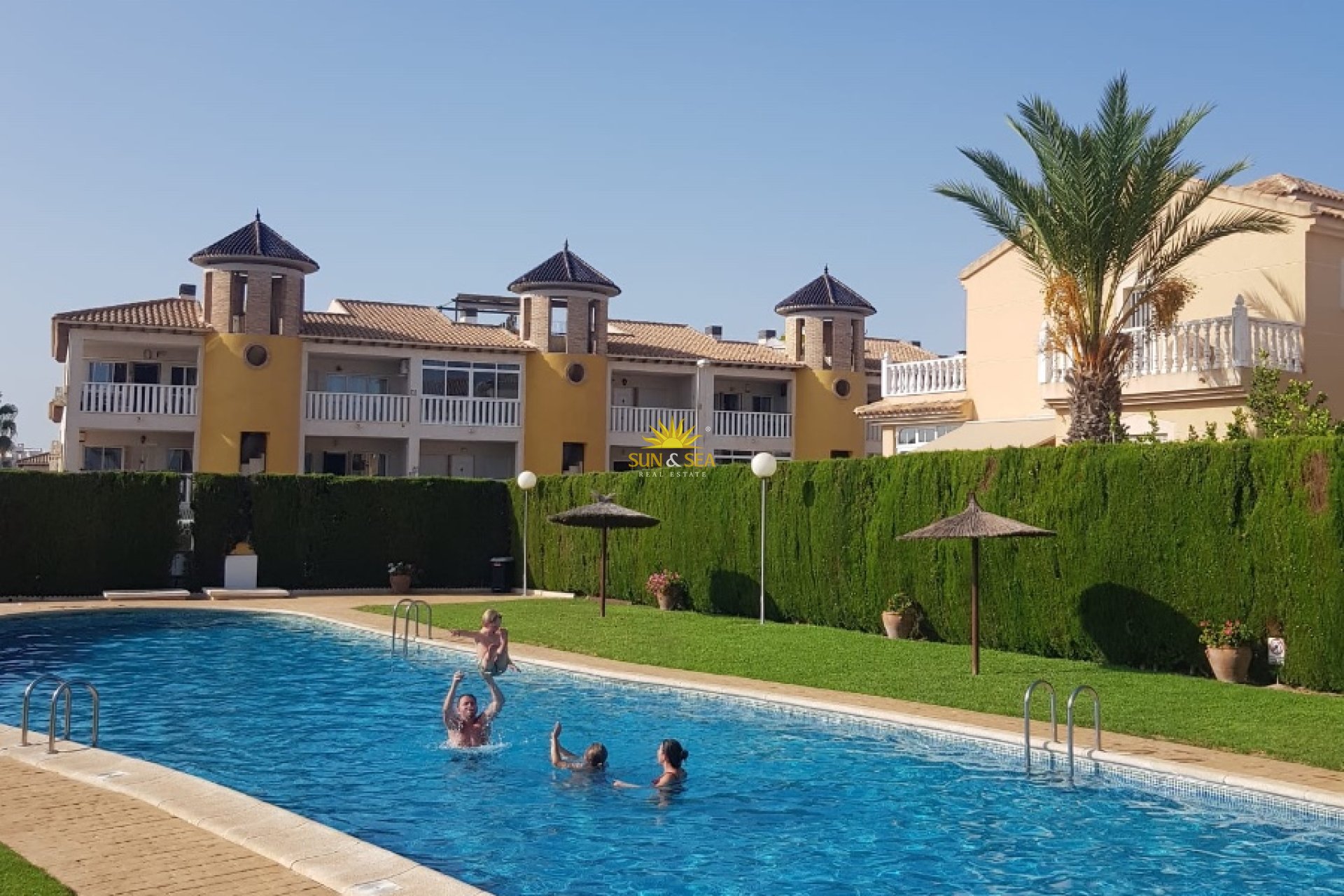 Lange Termijn Verhuur - Villa - Orihuela Costa - Villamartín