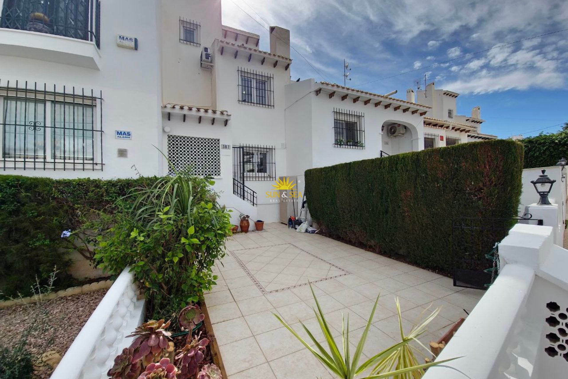 Lange Termijn Verhuur - Villa - Orihuela Costa - Villamartín