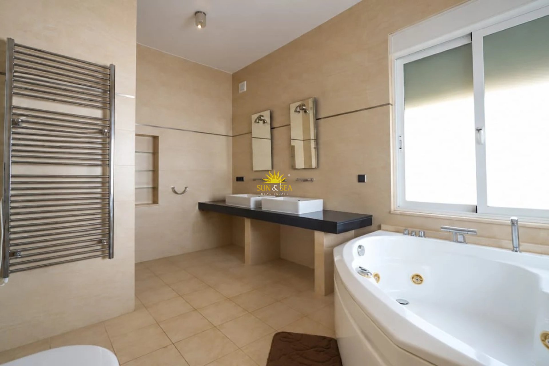 Langfristige Vermietung - Reihenhaus - Altea