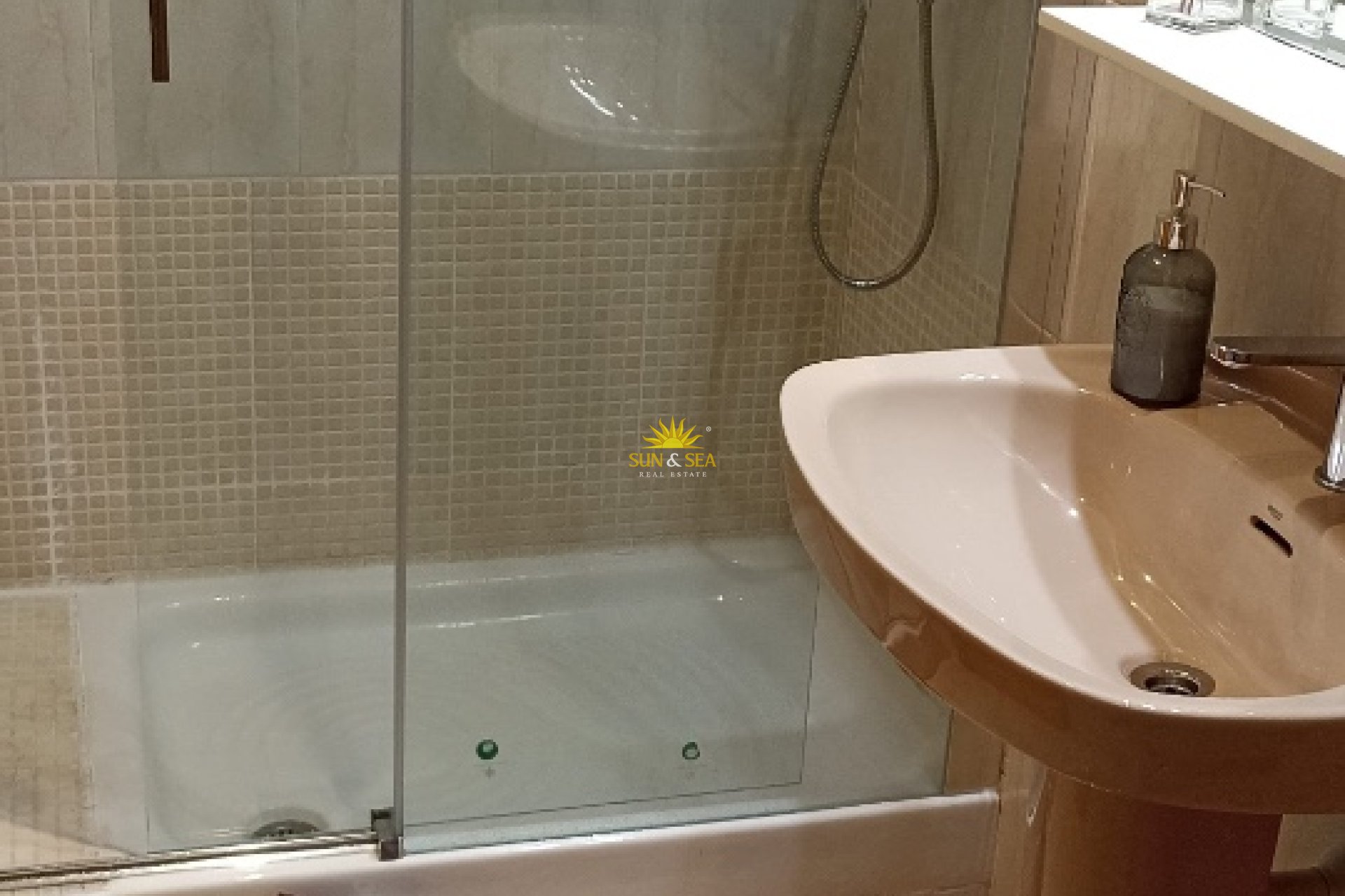 Langfristige Vermietung - Wohnung - 